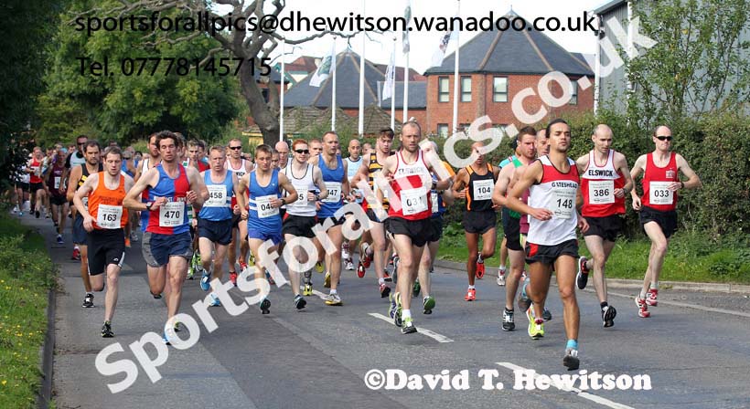 Start of the Tynedale 10 Mile Jelly Road Race from Hexham to Ovingham, Northumberland. Photo: David T. Hewitson/Sports for All Pics